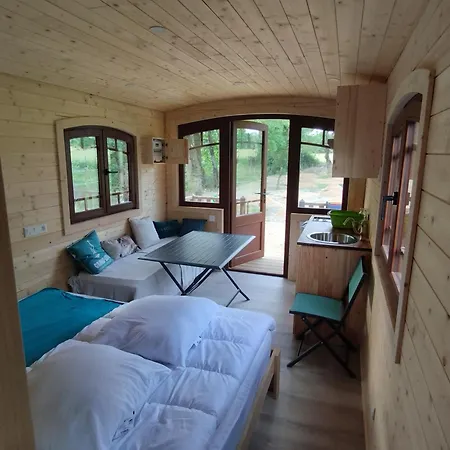 Roulotte Confort à La Ferme *